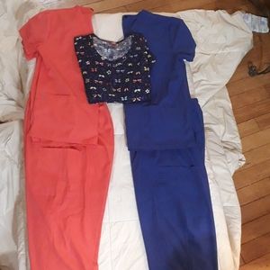 Scrub bundle salmon/royal blue sets w/print top